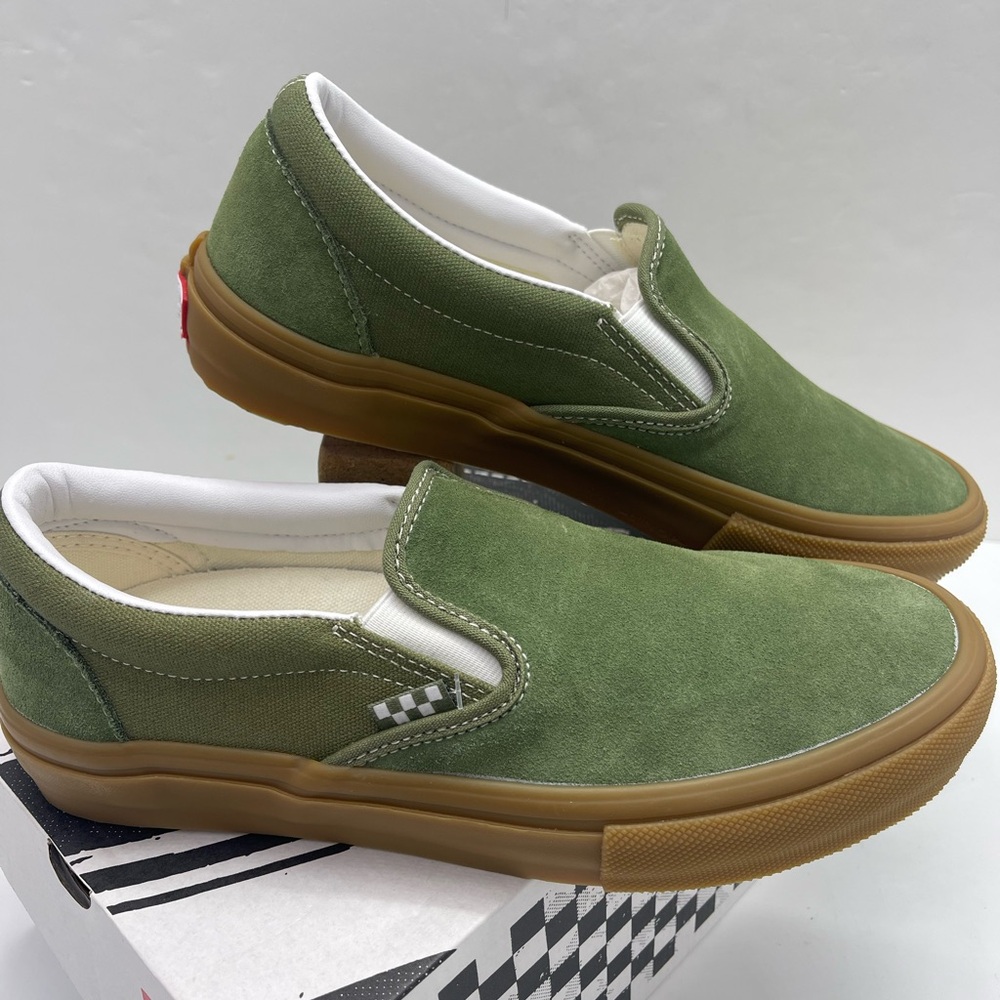 Vans • WMNS Suede Skate Slip-On
Green/Gum
VN0A2Z3117P Sneakers - Picture 16 of 16
